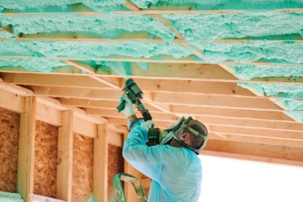 A Quick Guide to Commercial Roofing Insulation Types
